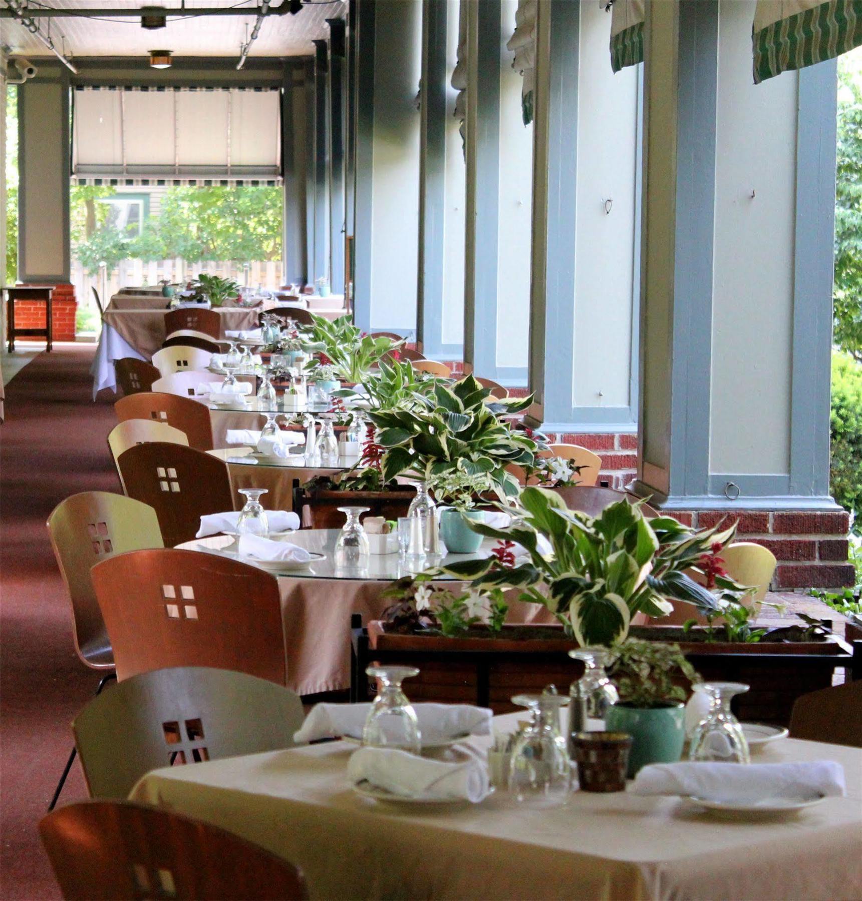 Roycroft Inn East Aurora Exteriör bild